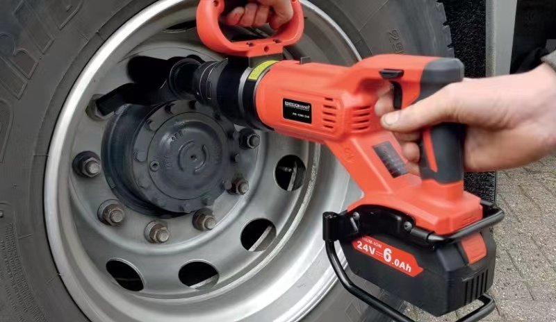battery torque wrench